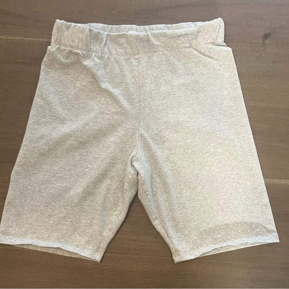 GOOD AMERICAN ESSENTIAL BIKE SHORT - Picture 2 of 9